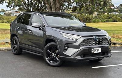 2020 Toyota RAV4 - Thumbnail