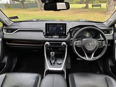 2020 Toyota RAV4 - Thumbnail