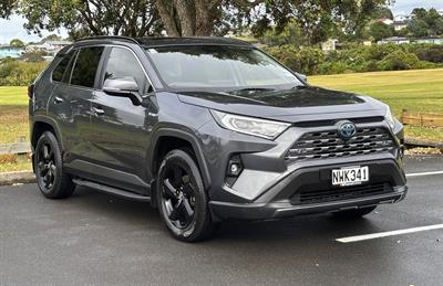 2020 Toyota RAV4 - Thumbnail