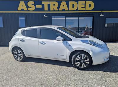 2016 Nissan Leaf - Thumbnail