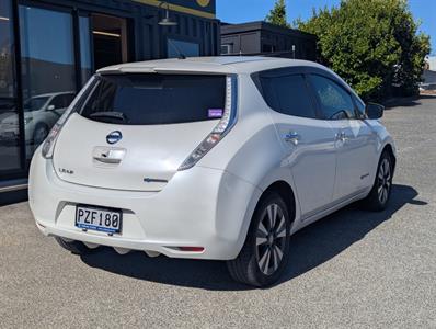 2016 Nissan Leaf - Thumbnail