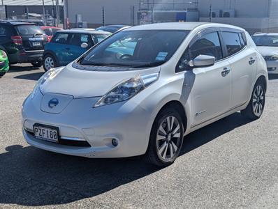 2016 Nissan Leaf - Thumbnail