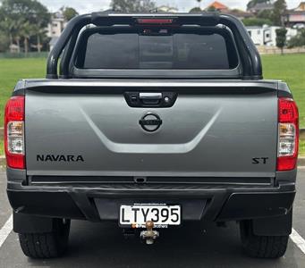 2018 Nissan Navara - Thumbnail