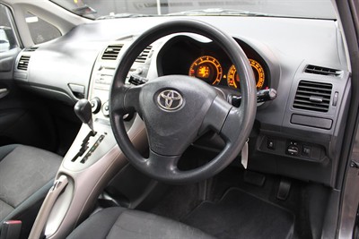 2009 Toyota Corolla - Thumbnail