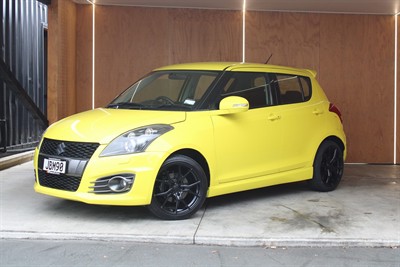 2015 Suzuki Swift - Thumbnail