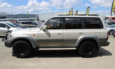 1997 Toyota LandCruiser - Thumbnail