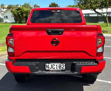 2021 Nissan Navara - Thumbnail