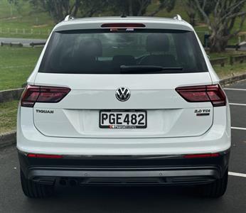 2016 Volkswagen Tiguan - Thumbnail