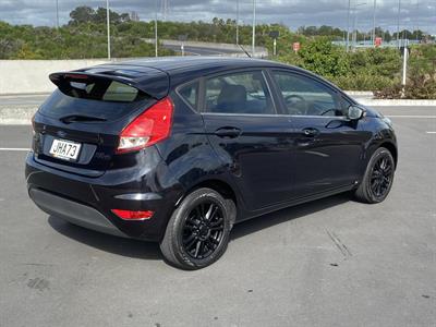 2015 Ford Fiesta - Thumbnail