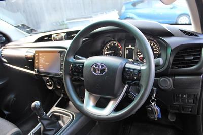 2022 Toyota Hilux - Thumbnail