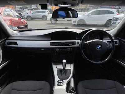 2010 BMW 320i - Thumbnail