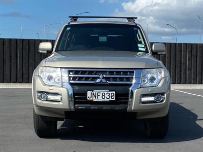 2015 Mitsubishi Pajero - Thumbnail