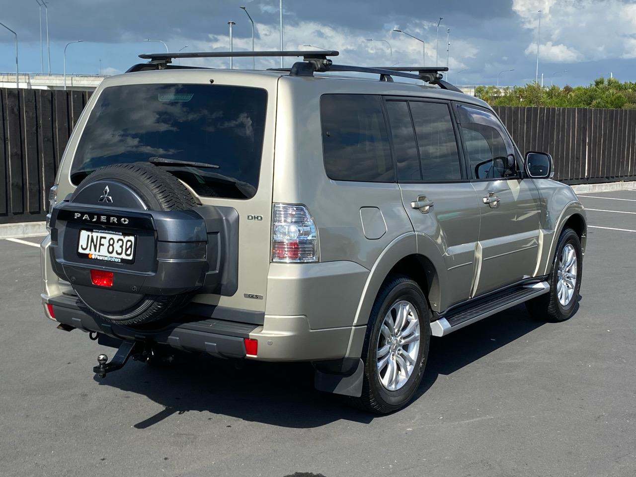 2015 Mitsubishi Pajero