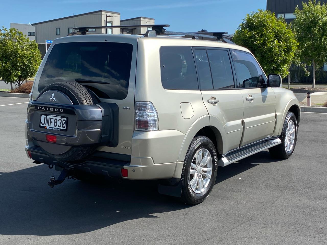 2015 Mitsubishi Pajero