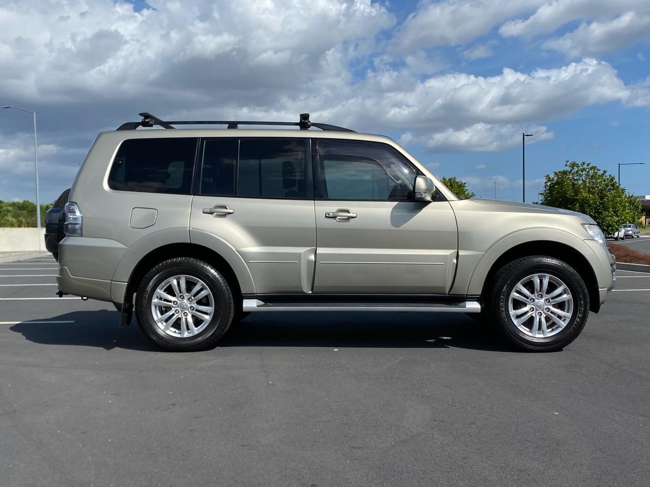 2015 Mitsubishi Pajero