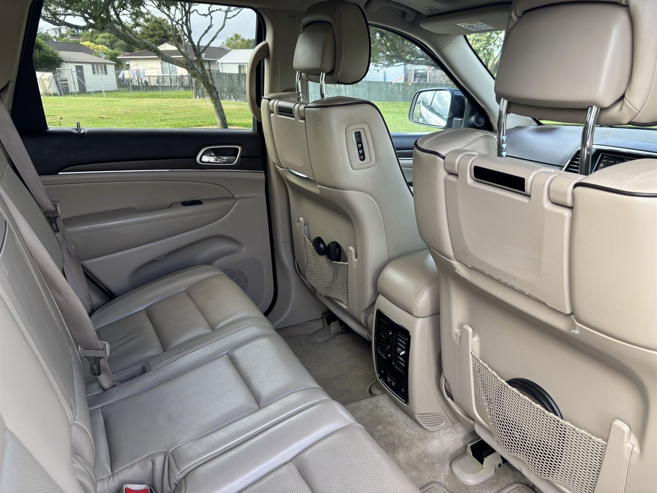 2017 Jeep GRAND CHEROKEE