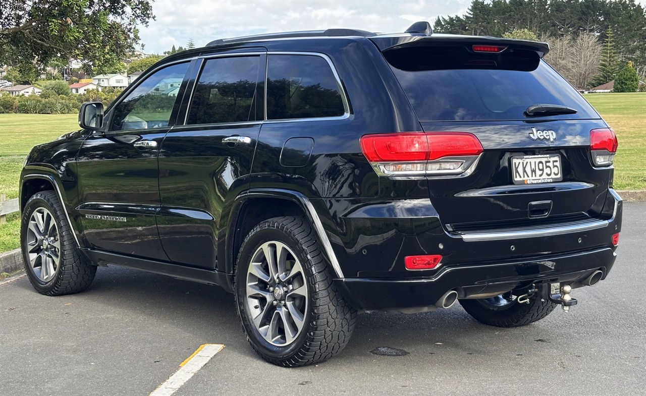 2017 Jeep GRAND CHEROKEE