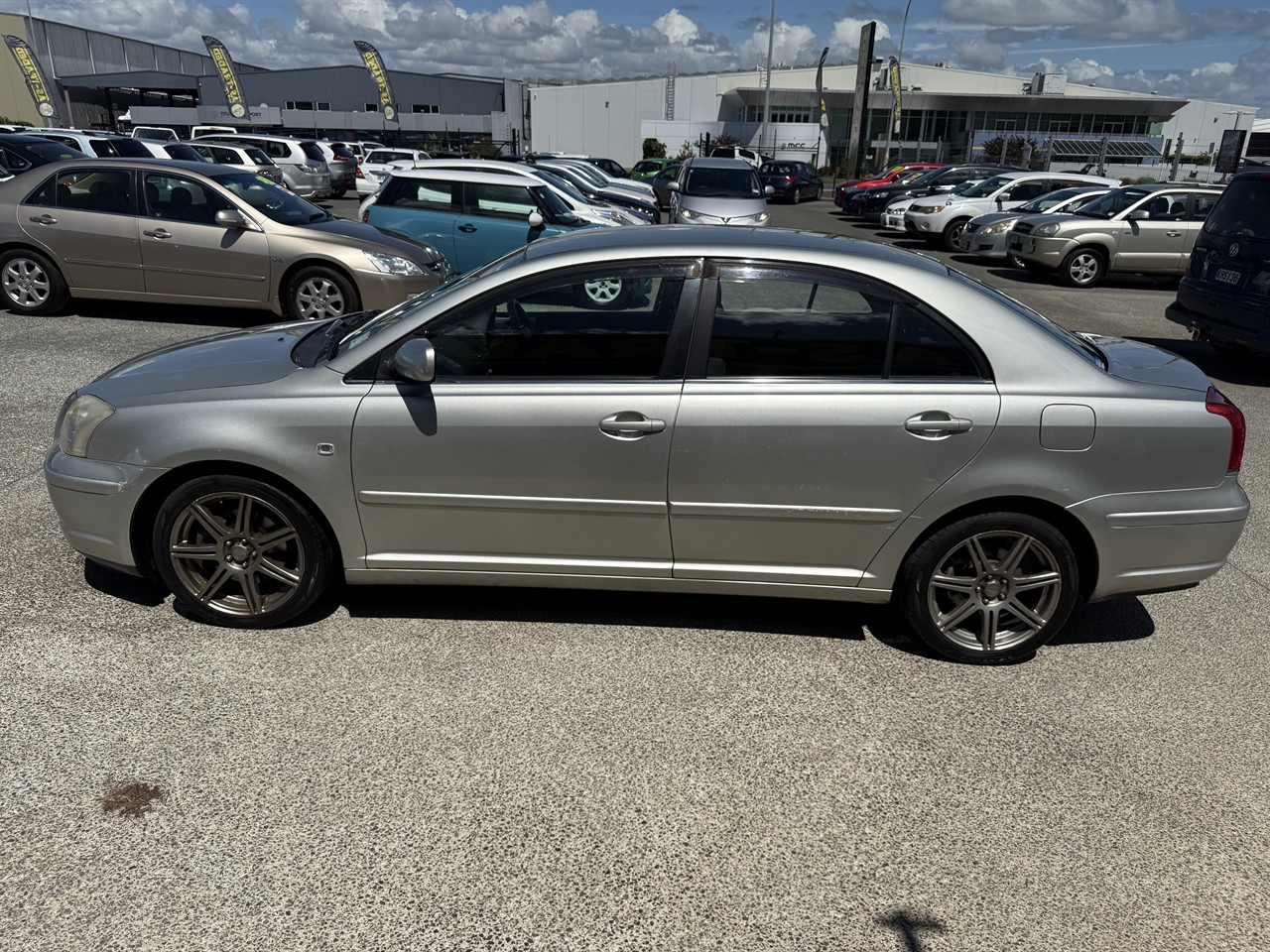 2005 Toyota AVENSIS