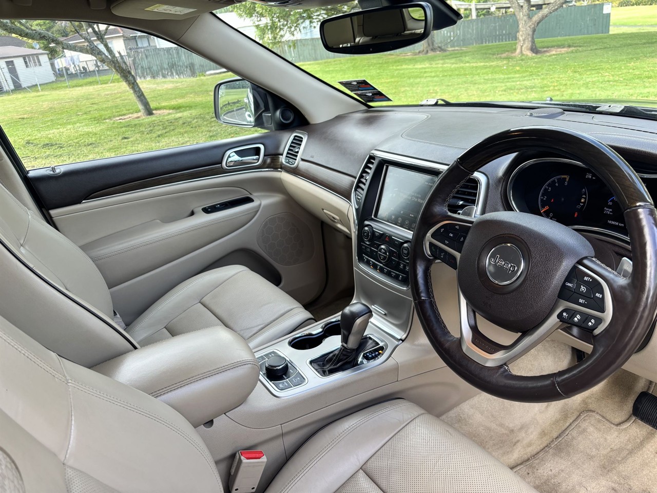 2017 Jeep GRAND CHEROKEE