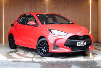 2022 Toyota YARIS - Thumbnail