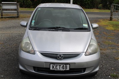 2004 Honda FIT - Thumbnail