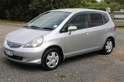 2004 Honda FIT - Thumbnail