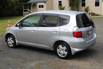 2004 Honda FIT - Thumbnail