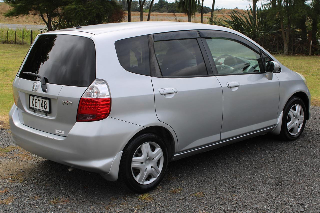 2004 Honda FIT