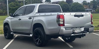 2020 Mitsubishi Triton - Thumbnail