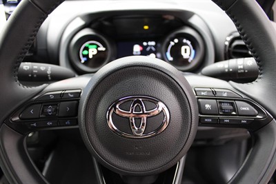 2022 Toyota YARIS - Thumbnail