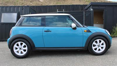 2009 Mini COOPER - Thumbnail