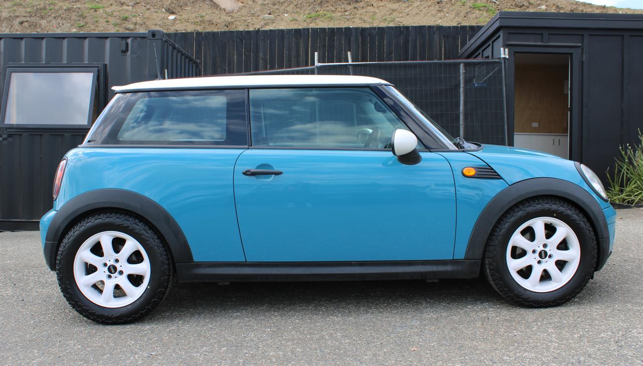 2009 Mini COOPER