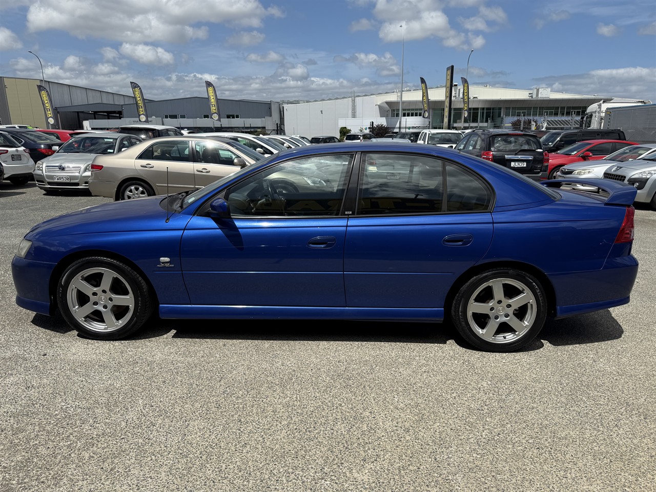 2005 Holden COMMODORE