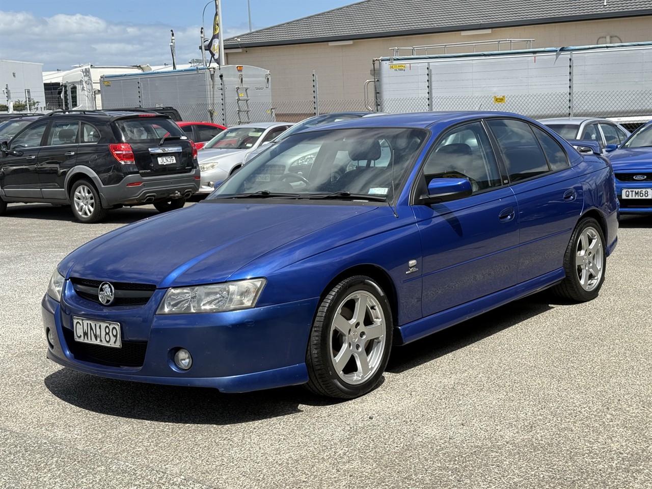 2005 Holden COMMODORE