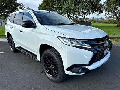 2016 Mitsubishi Pajero Sport - Thumbnail