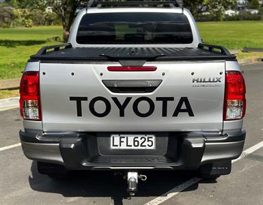 2018 Toyota Hilux - Thumbnail