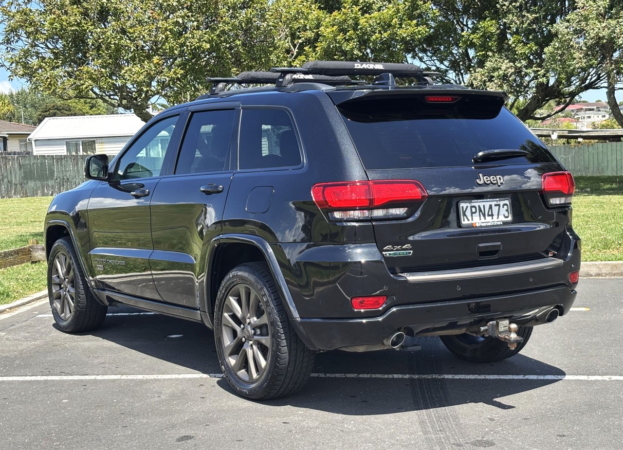 2017 Jeep GRAND CHEROKEE