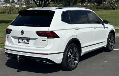 2018 Volkswagen Tiguan - Thumbnail