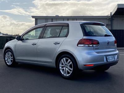 2011 Volkswagen Golf - Thumbnail