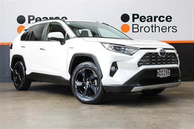 2020 Toyota RAV4 - Thumbnail