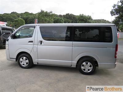 2018 Toyota Hiace - Thumbnail