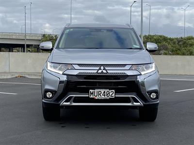 2020 Mitsubishi Outlander - Thumbnail