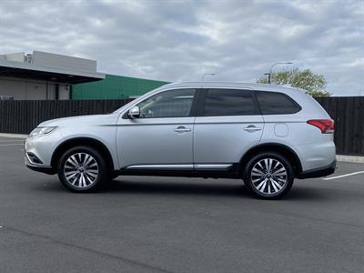 2020 Mitsubishi Outlander - Thumbnail