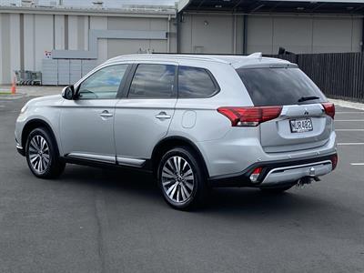 2020 Mitsubishi Outlander - Thumbnail