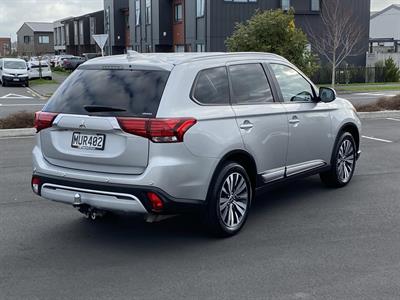 2020 Mitsubishi Outlander - Thumbnail