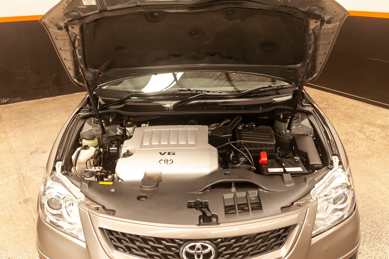 2010 Toyota AURION