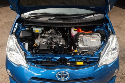 2012 Toyota PRIUS - Thumbnail