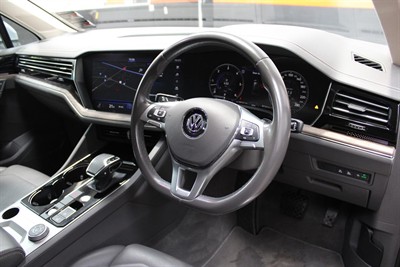 2018 Volkswagen TOUAREG - Thumbnail