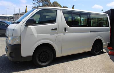 2012 Toyota Hiace - Thumbnail