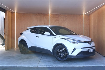 2018 Toyota C-HR - Thumbnail